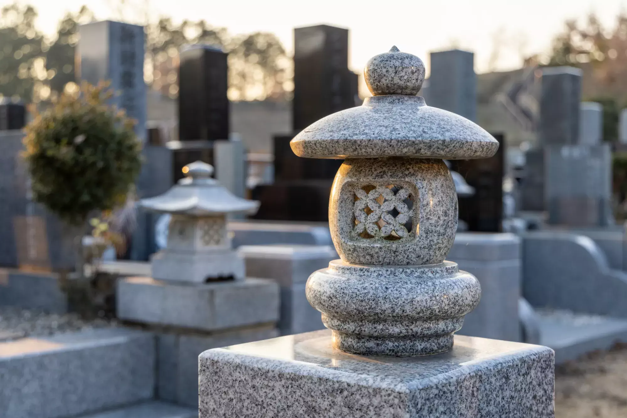 関西一円のお墓・霊園探しは有限会社石のいがやへ